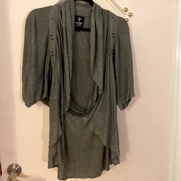 Guess Sweaters - Gun Guess high/low gray cardigan size large